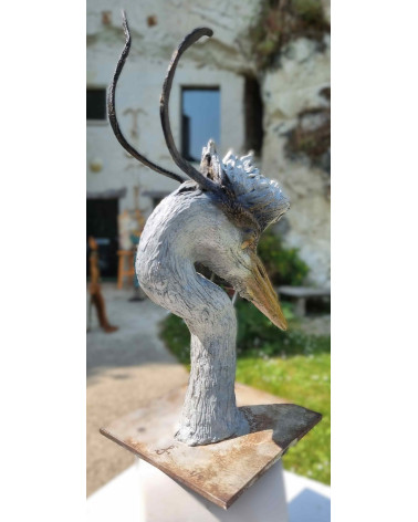 Tête de héron cendré en bronze patiné et coloré par Javier Ayarza Aro