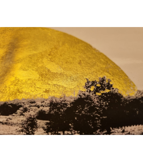 Photo surréaliste de la route de Champigny à Parnay orné du soleil or