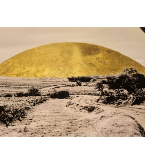 Photo surréaliste de la route de Champigny à Parnay orné du soleil or