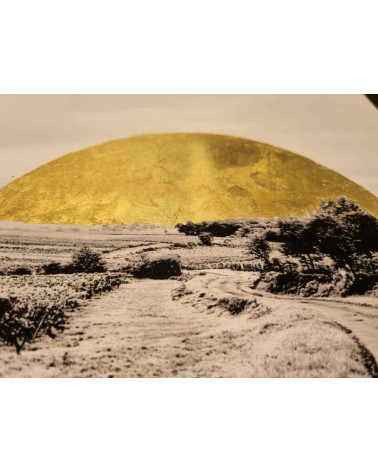 Photo surréaliste de la route de Champigny à Parnay orné du soleil or