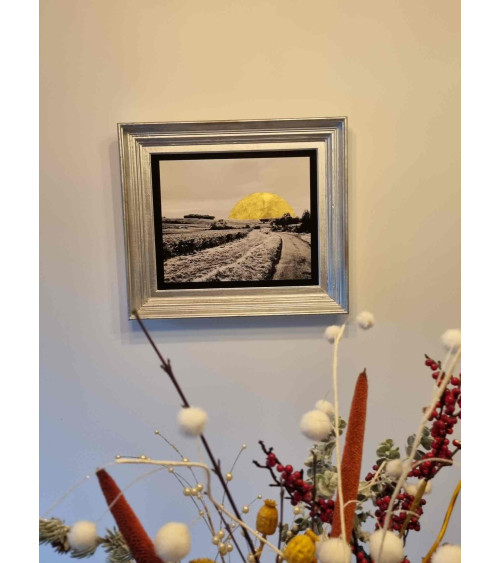 Photo surréaliste de la route de Champigny à Parnay orné du soleil or