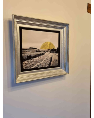 Photo surréaliste de la route de Champigny à Parnay orné du soleil or