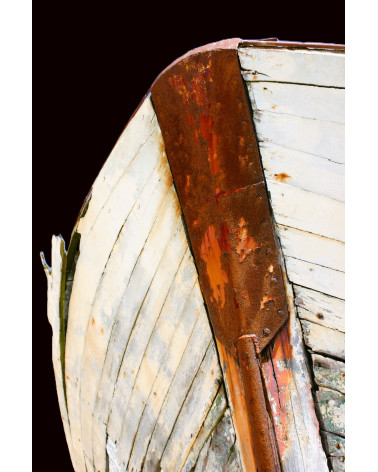 "Fière agonie" symbolise la destruction lente d'un bateau abandonné.