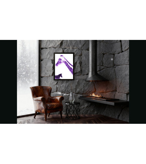 Photographie surréaliste en digigraphie d'une girafe du Niger violette