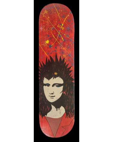 Skateboard peint « Red Mona » PyM 2024 Street Art | Madeleine Home Des