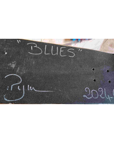 Skateboard peint « Blues » PyM Portrait Street Art | Madeleine Home De