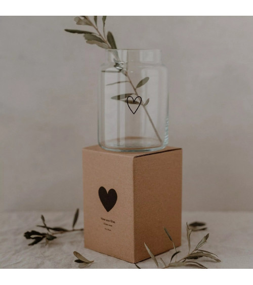 Vase ou photophore, en verre orné, d'un tendre cœur noir en filigrane