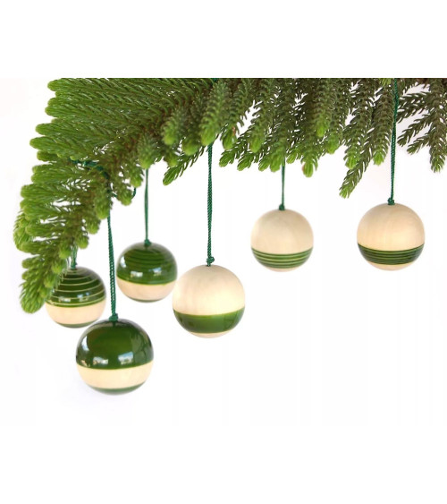 Très belles décorations de Noël en bois laqué par des artisans indiens